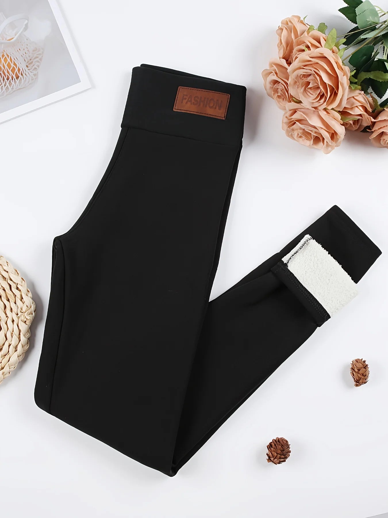 Women's High Waist Velvet Leggings Thermal Thick Warm Stretchy Pants Winter Cold-Resistant Super Warm Silm Fit Trousers