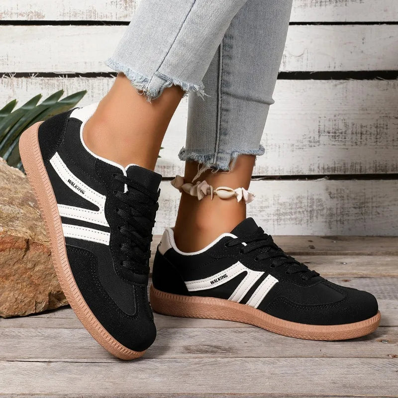 Women Shoes Fashion Casual Flats Vulcanize Shoes Ladies Outdoor Walking Sneakers Women Comfortable Classical Shoes Black White