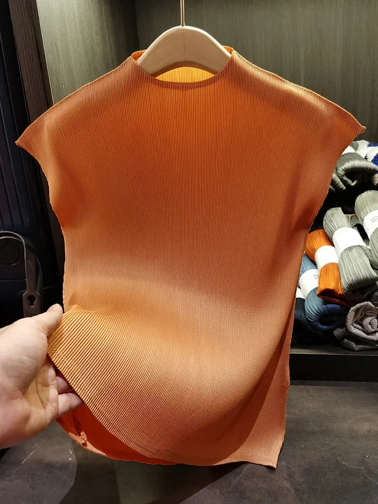 Miyake Versatile Classic Simple Solid Color Stand Up Collar Pleated Top Women Slim Slim Short Sleeve Miyake T-shirt Summer 2024