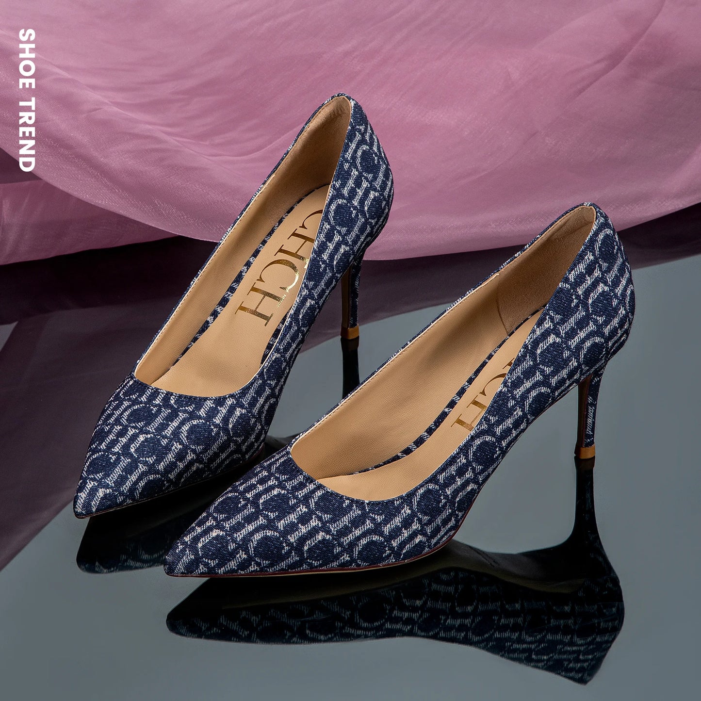 Classic style French ladies' high heels, shallow heel, letter cowboy print design, classic fashion.