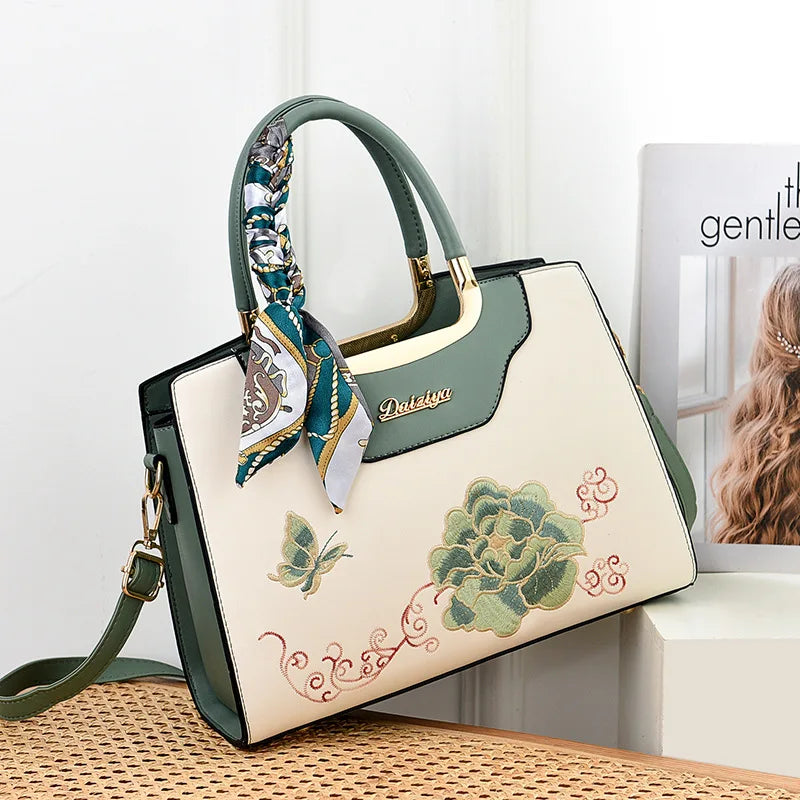 Luxury High Quality embroidered Women Messenger Bag Famous Designer Lady Shoulder Bags Fashionable Trendy Crossbody Sac A Main