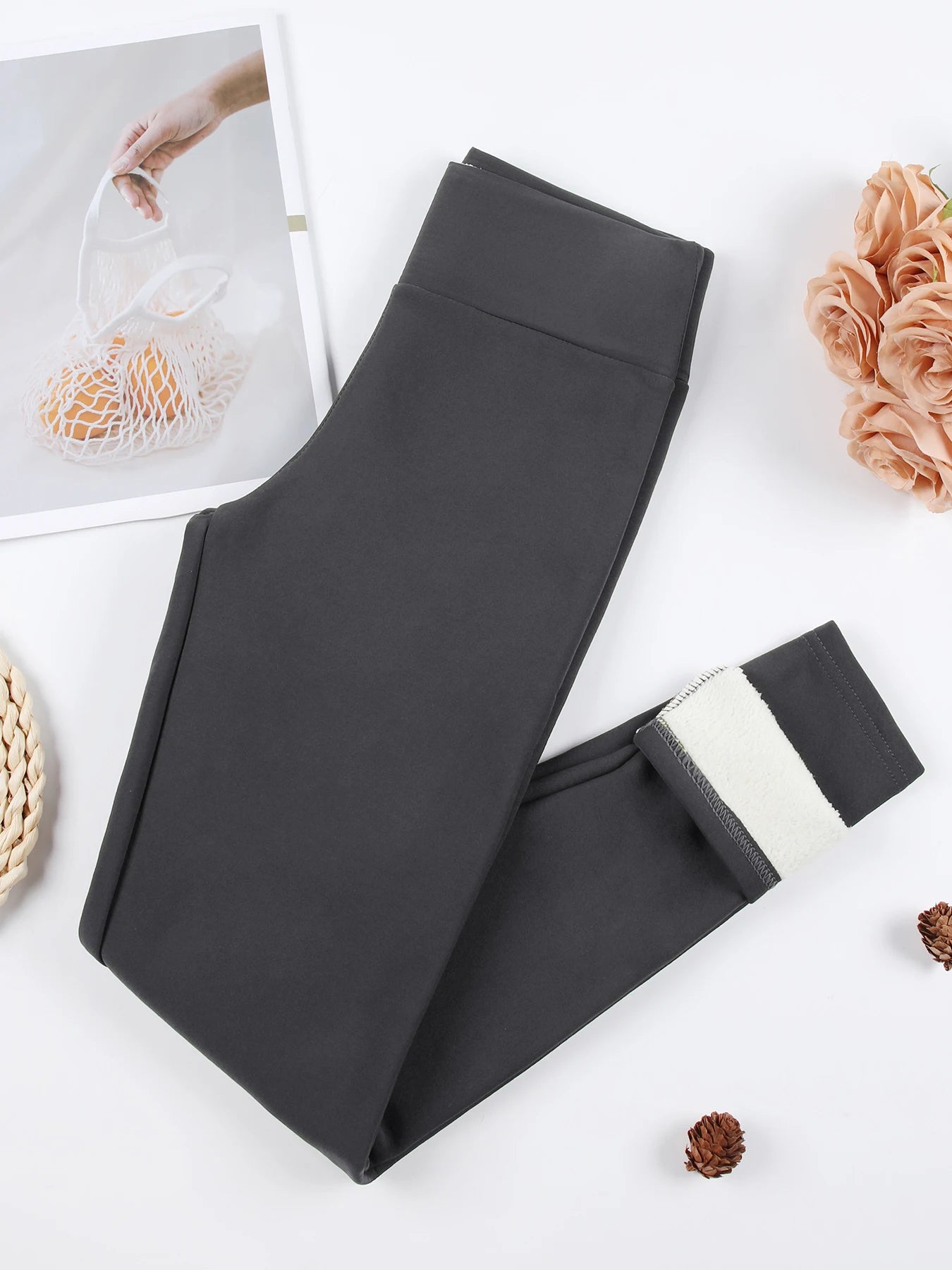 Women's High Waist Velvet Leggings Thermal Thick Warm Stretchy Pants Winter Cold-Resistant Super Warm Silm Fit Trousers