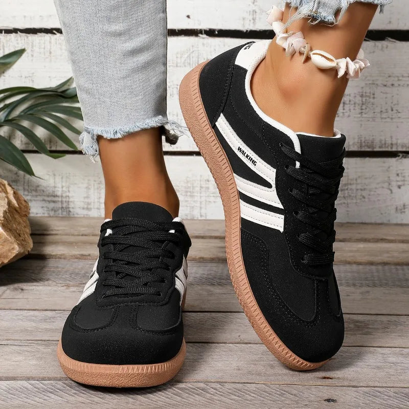 Women Shoes Fashion Casual Flats Vulcanize Shoes Ladies Outdoor Walking Sneakers Women Comfortable Classical Shoes Black White