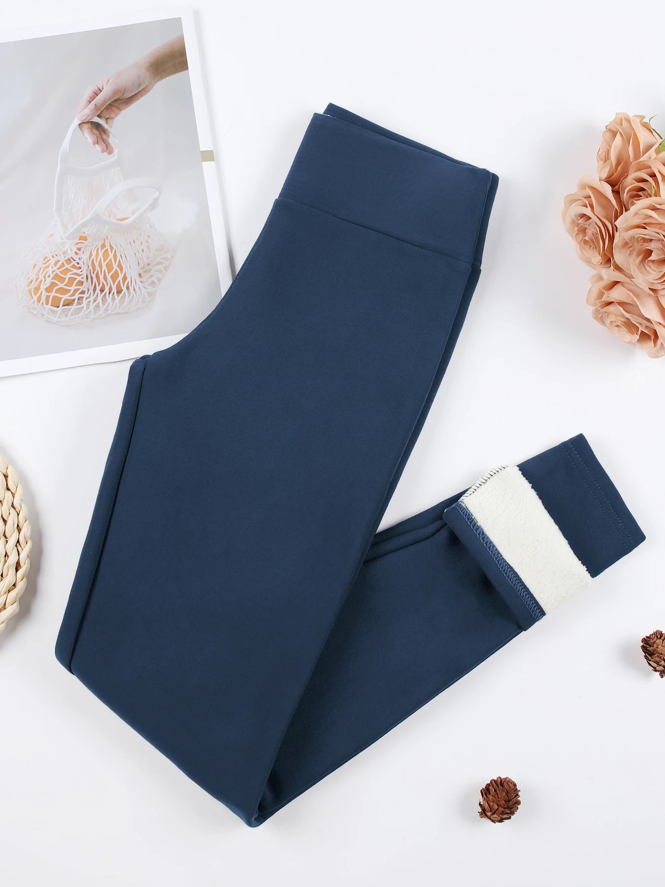Women's High Waist Velvet Leggings Thermal Thick Warm Stretchy Pants Winter Cold-Resistant Super Warm Silm Fit Trousers