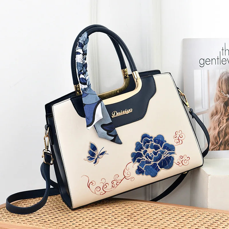 Luxury High Quality embroidered Women Messenger Bag Famous Designer Lady Shoulder Bags Fashionable Trendy Crossbody Sac A Main